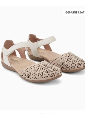 New In Box - Earth Light Natural and White Leather Cutout D'Orsay Flat